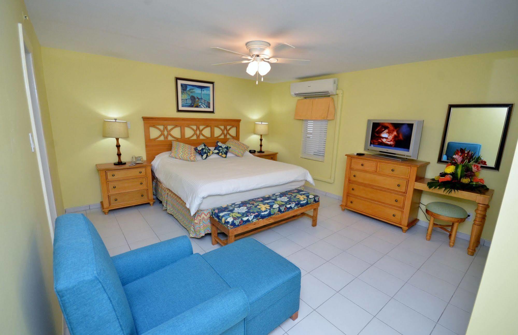 The Atrium Beach Resort And Spa, Ascend Hotel Collection Simpson Bay Eksteriør bilde